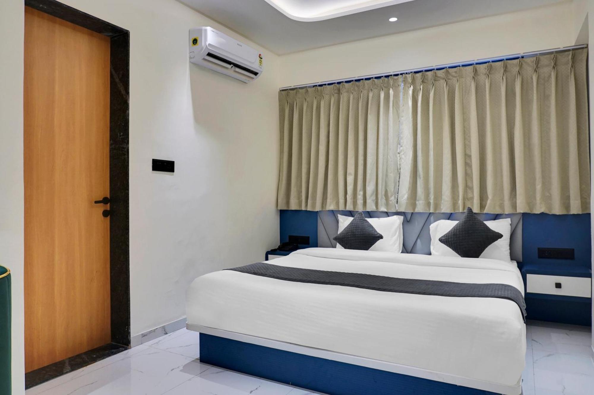 Palm Suites Baner- Indian Nationals Only Pune Exterior photo